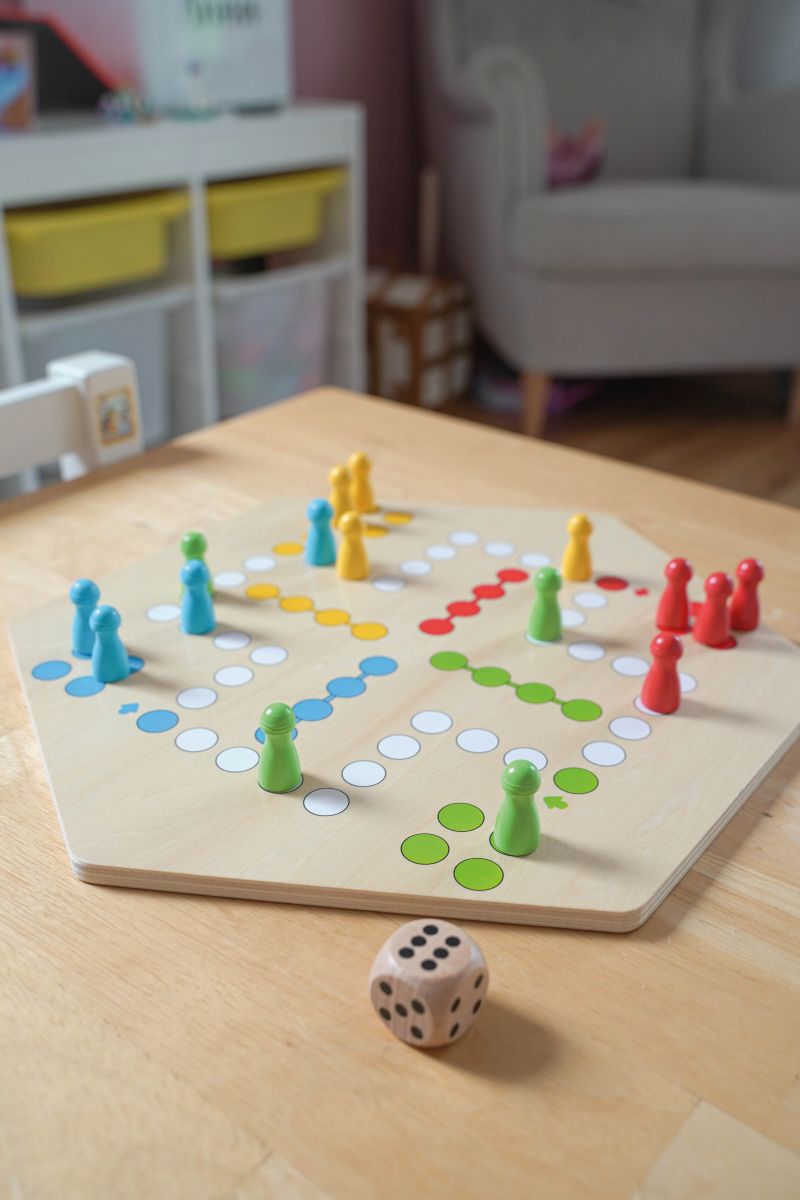 Ludo für bis zu 6 Spieler, beidseitig bespielbar - Goki