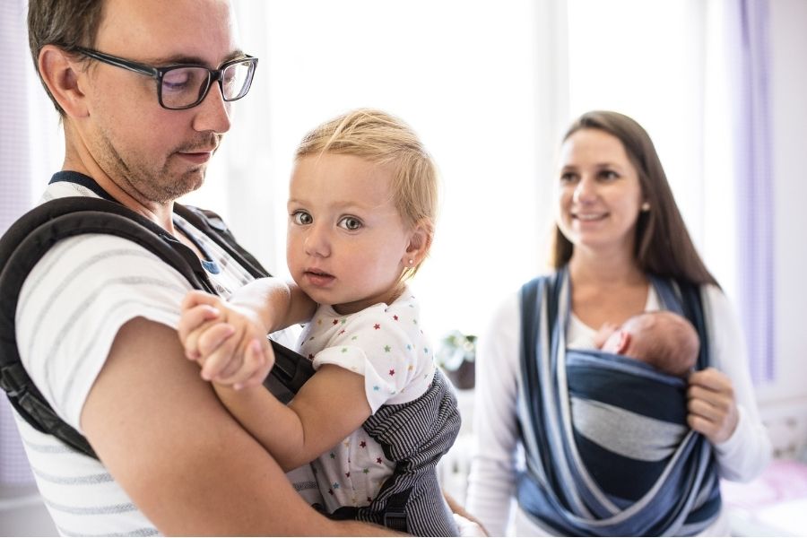 Ab wann und wie lange kannst Du Dein Baby tragen?