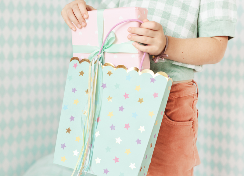 Geschenktüte Sterne mint 23 cm - Party Deco