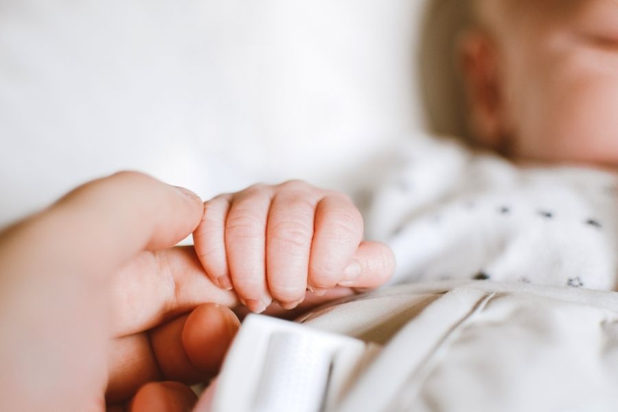 Greifen im ersten Lebensjahr - Babys in der Rückenlage