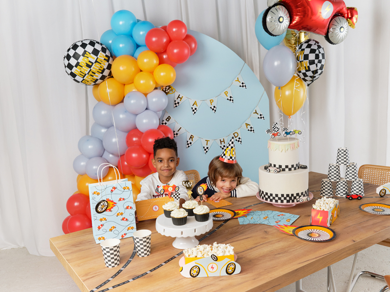 Girlande Pokal "Happy Birthday" für Rennauto-Party - Party Deco