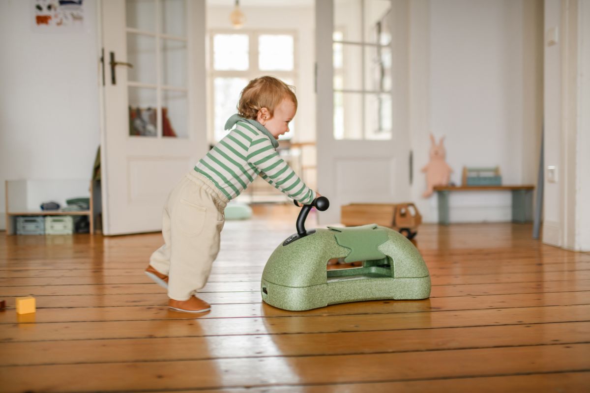 My First 3 in 1 Babyroller olive - Scoot and Ride