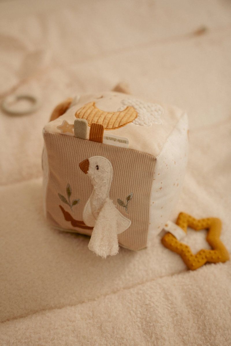 Aktivitätenwürfel Newborn Naturals - Little Dutch