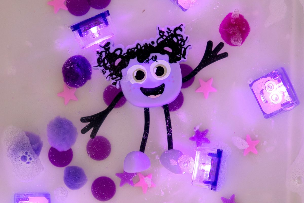 Glo Pals Badespielzeug Charakter Lumi Lila