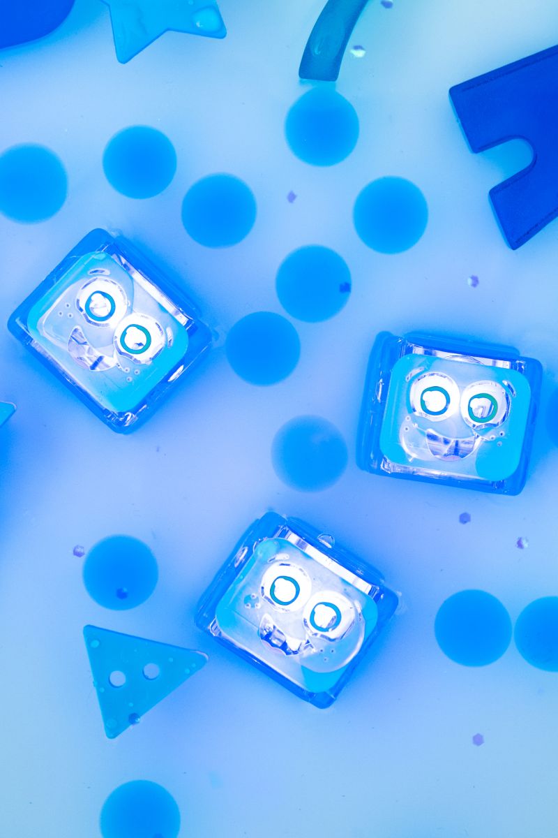 Glo Pals Leuchtende Badewürfel blau (4er Set)
